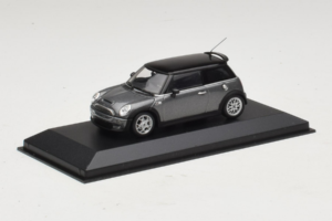 Mini Cooper S Grey Metallic Minichamps 1:43 80420148551-R1 Métal — image 2 sur 4