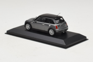 Mini Cooper S Grey Metallic Minichamps 1:43 80420148551-R1 Métal — image 3 sur 4