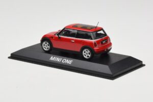 Mini One R50 Rouge Avec Toit Rouge Minichamps 1:43 MINI001 Métal — image 3 sur 5