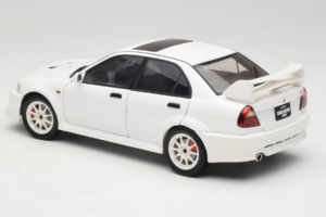 Mitsubishi Lancer Evo VI Tommi Makinen Edition Blanc AUTOart 1:18 77157 Métal — image 7 sur 8