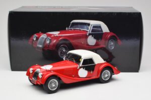 Morgan 4/4 Plus Competition Hardtop Rouge Kyosho 1:18 08114R Métal — image 8 sur 8