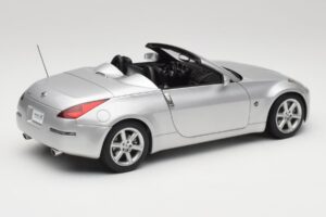 Nissan 350Z Z33 Roadster Diamond Argent AUTOart 1:18 77371 Métal — image 3 sur 8