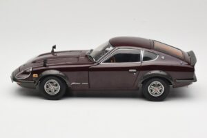 Nissan Fairlady 240Z-G S30 Bordeaux Kyosho 1:18 08212M Métal — image 4 sur 8