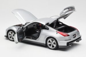 Nissan Fairlady Z Z34 NISMO Type 380RS Argent AUTOart 1:18 77401 Métal — image 5 sur 8