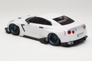 Nissan GT-R R35 Boost Wars 2 Blanc Jp Kraemo 1:18 KRAEMO001 Métal — image 6 sur 7