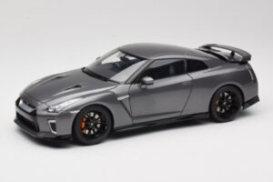 Nissan GT-R R35 Track Edition NISMO Gun Metallic MotorHelix 1:18 M83507 Métal