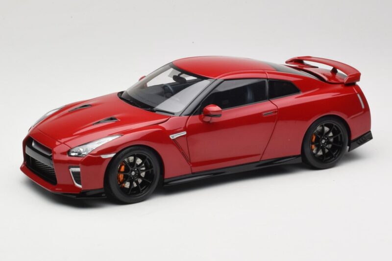 Nissan GT-R R35 Track Edition NISMO Vibrant Red MotorHelix 1:18 M83511 Métal