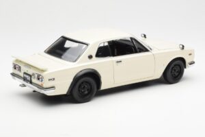 Nissan Skyline 2000 GT-R KPGC110 Blanc Kyosho 1:18 08127W Métal — image 3 sur 8
