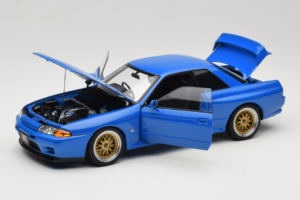 Nissan Skyline GT-R R32 V-Spec II Tuned Bleu AUTOart 1:18 77415 Métal — image 2 sur 8