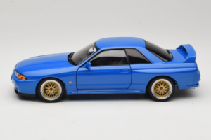 Nissan Skyline GT-R R32 V-Spec II Tuned Bleu AUTOart 1:18 77415 Métal — image 4 sur 8