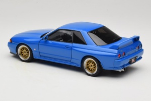 Nissan Skyline GT-R R32 V-Spec II Tuned Bleu AUTOart 1:18 77415 Métal — image 7 sur 8
