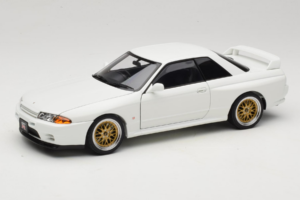 Nissan Skyline GT-R R32 V-Spec II Tuned Crystal White AUTOart 1:18 77416 Métal