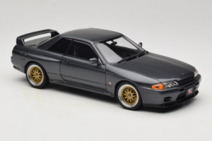 Nissan Skyline GT-R R32 V-Spec II Tuned Gun Grey Metallic AUTOart 1:18 77417 Métal — image 6 sur 8