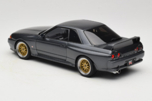 Nissan Skyline GT-R R32 V-Spec II Tuned Gun Grey Metallic AUTOart 1:18 77417 Métal — image 7 sur 8