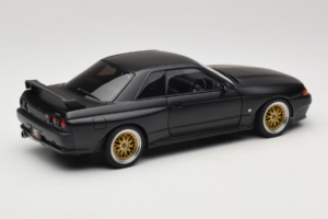 Nissan Skyline GT-R R32 V-Spec II Tuned Version Matt Black AUTOart 1:18 77418 Métal — image 3 sur 8