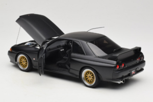 Nissan Skyline GT-R R32 V-Spec II Tuned Version Matt Black AUTOart 1:18 77418 Métal — image 5 sur 8