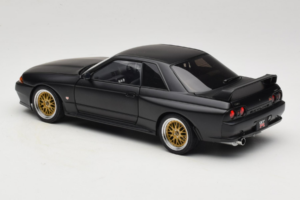 Nissan Skyline GT-R R32 V-Spec II Tuned Version Matt Black AUTOart 1:18 77418 Métal — image 7 sur 8
