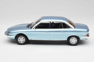 NSU Ro80 Bleu Metallic Minichamps 1:18 151015400 Métal — image 3 sur 6