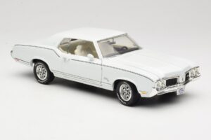 Oldsmobile Cutlass SX Blanc ERTL 1:18 33775 Métal — image 6 sur 8