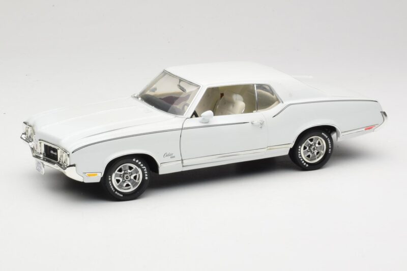 Oldsmobile Cutlass SX Blanc ERTL 1:18 33775 Métal