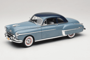Oldsmobile 88 Bleu Grease Auto World 1:18 AWSS103/06 Métal