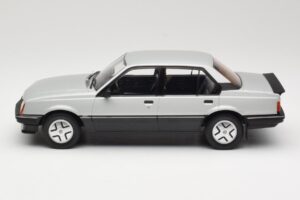 Opel Ascona C SR Argent MCG 1:18 MCG18460 Métal — image 3 sur 6
