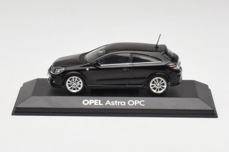 Opel Astra H OPC Noir Minichamps 1:43 90399890 Métal