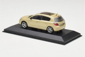 Opel Astra H Jaune Métallisé Minichamps 1:43 403043003 Métal — image 3 sur 4