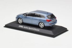 Opel Astra J Sports Tourer Blue Metallic Minichamps 1:43 400049012 Métal — image 3 sur 4