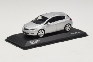 Opel Astra J Argent Minichamps 1:43 400049000 Métal — image 2 sur 4