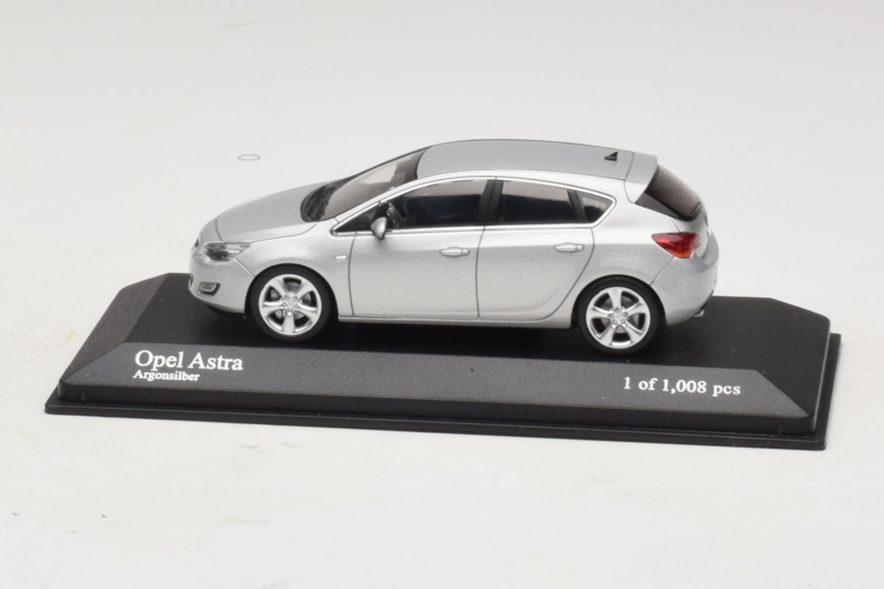 Opel Astra J Argent Minichamps 1:43 400049000 Métal