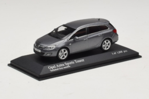 Opel Astra J Sports Tourer Minichamps 1:43 400049014 Métal — image 2 sur 4