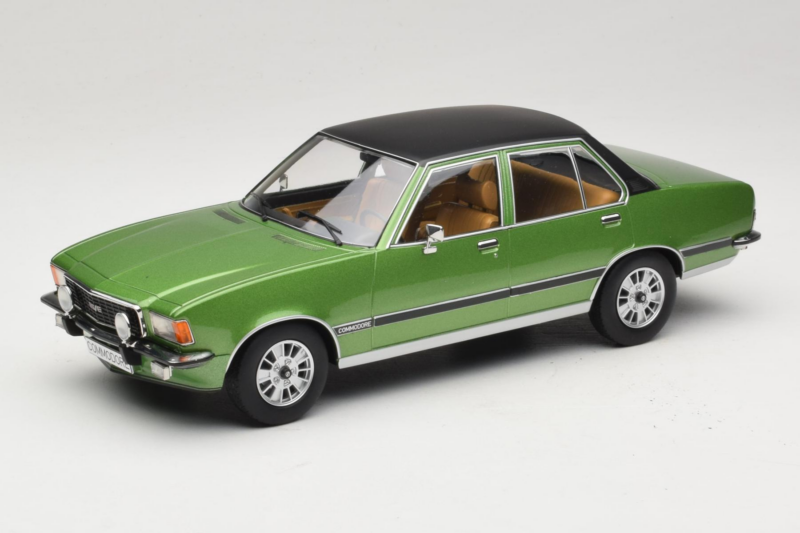 Opel Commodore B Vert MCG 1:18 MCG18565 Métal