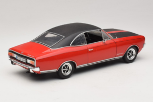 Opel Commodore GS/E Rouge Revell 1:18 8826 Métal — image 3 sur 8