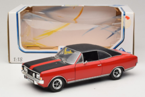 Opel Commodore GS/E Rouge Revell 1:18 8826 Métal — image 8 sur 8