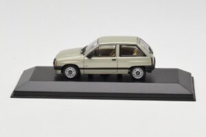 Opel Corsa A Swing Vert Minichamps 1:43 400045002 Métal