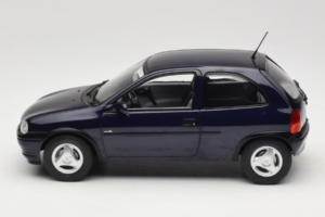 Opel Corsa B Dark Blue Metallic MCG 1:18 MCG18905 Métal — image 3 sur 6