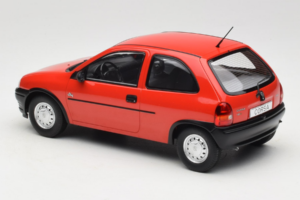 Opel Corsa B Rouge MCG 1:18 MCG18513 Métal — image 5 sur 6