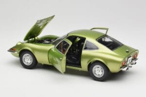 Opel GT Green Metallic Minichamps 1:18 180049029 Métal — image 5 sur 8