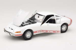Opel GT Blanc Minichamps 1:18 180049027 Métal — image 2 sur 8