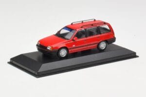 Opel Kadett E Club Break Rouge Minichamps 1:43 400045910 Métal — image 3 sur 3