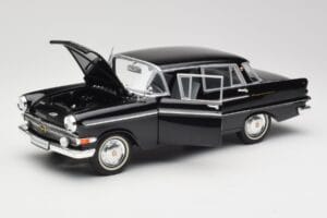 Opel Kapitan P1 Noir Revell 1:18 08822 Métal — image 2 sur 8