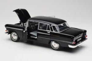Opel Kapitan P1 Noir Revell 1:18 08822 Métal — image 5 sur 8