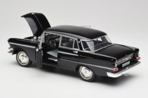 Opel Kapitan P2 Noir Revell 1:18 08821 Métal — image 5 sur 8