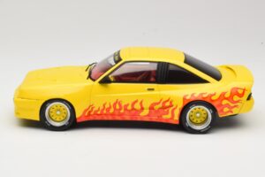 Opel Manta B Mattig Jaune avec Flamme MCG 1:18 MCG18115 Métal — image 3 sur 6