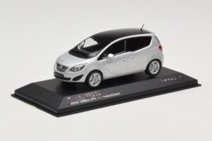 Opel Meriva B Argent Métallique Minichamps 1:43 400040000 Métal — image 2 sur 4