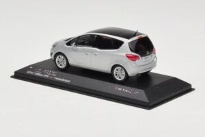 Opel Meriva B Argent Métallique Minichamps 1:43 400040000 Métal — image 3 sur 4