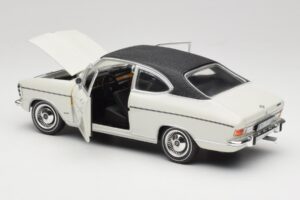 Opel Olympia A Coupé Blanc Noir Revell 1:18 8446 Métal — image 5 sur 8