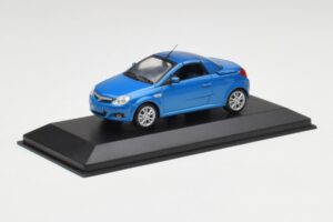 Opel Tigra Twin Top Bleu Minichamps 1:43 919084 Métal — image 2 sur 4