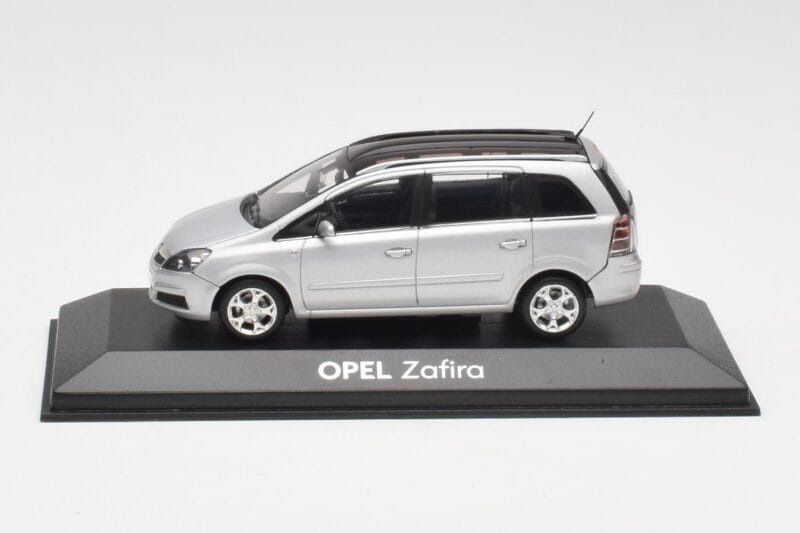 Opel Zafira B Argent Minichamps 1:43 1799109 Métal
